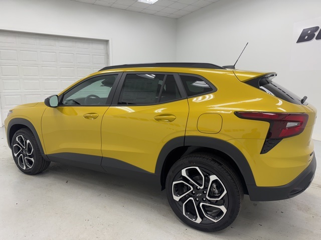 new 2025 Chevrolet Trax car, priced at $25,690
