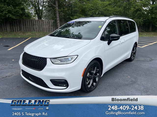 used 2024 Chrysler Pacifica car, priced at $35,000