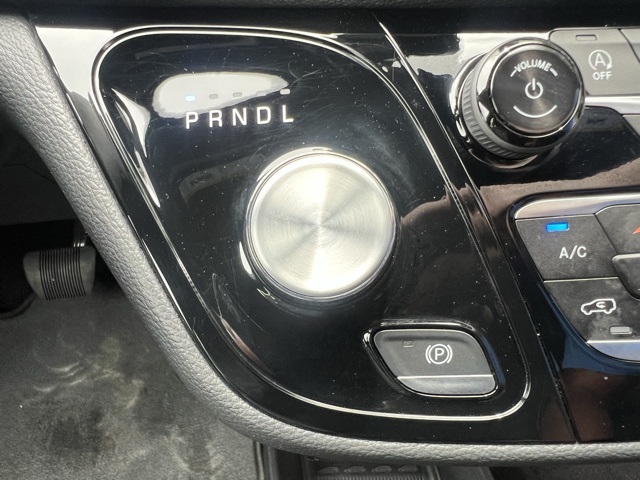 used 2024 Chrysler Pacifica car, priced at $35,000