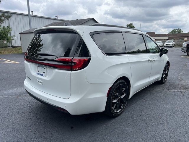 used 2024 Chrysler Pacifica car, priced at $35,000