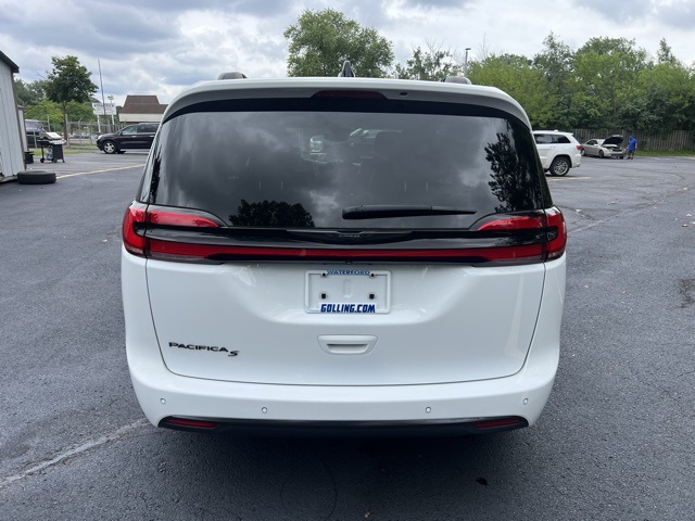 used 2024 Chrysler Pacifica car, priced at $35,000