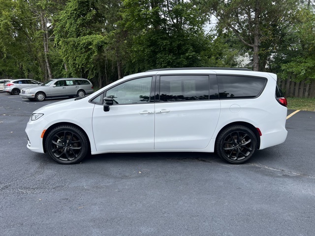used 2024 Chrysler Pacifica car, priced at $35,000