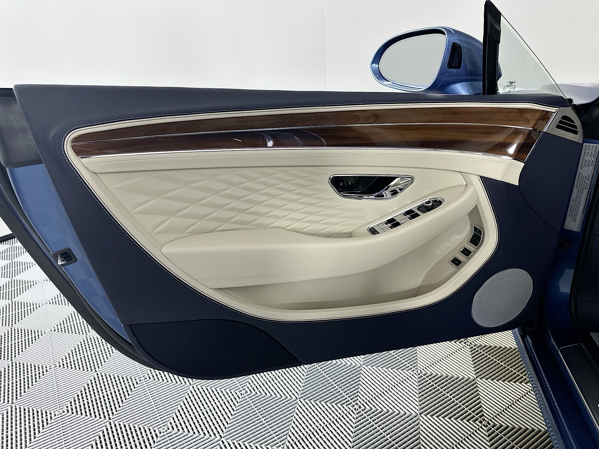 new 2026 Bentley Continental GTC car