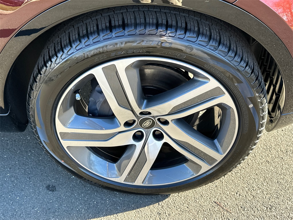 new 2026 Land Rover Discovery car, priced at $81,290