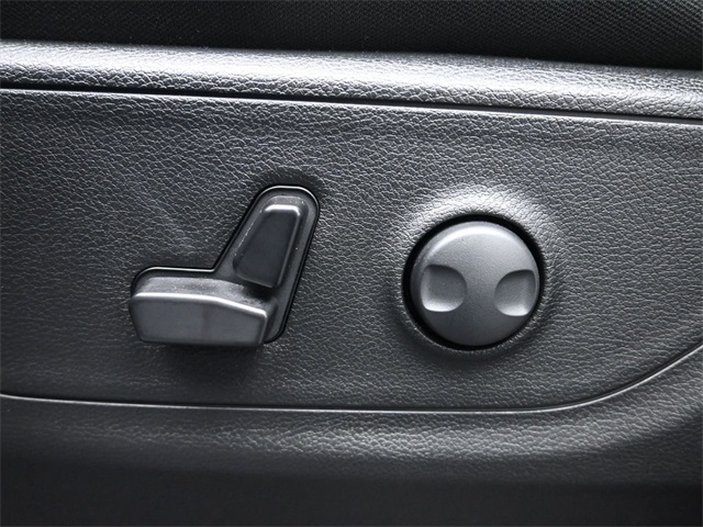 new 2025 Ram 1500 car, priced at $46,733
