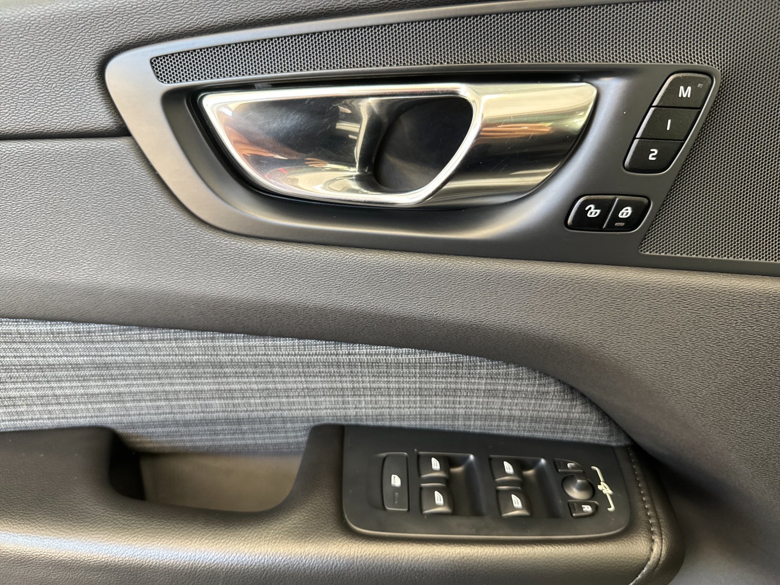 used 2022 Volvo XC60 Recharge Plug-In Hybrid car, priced at $34,498