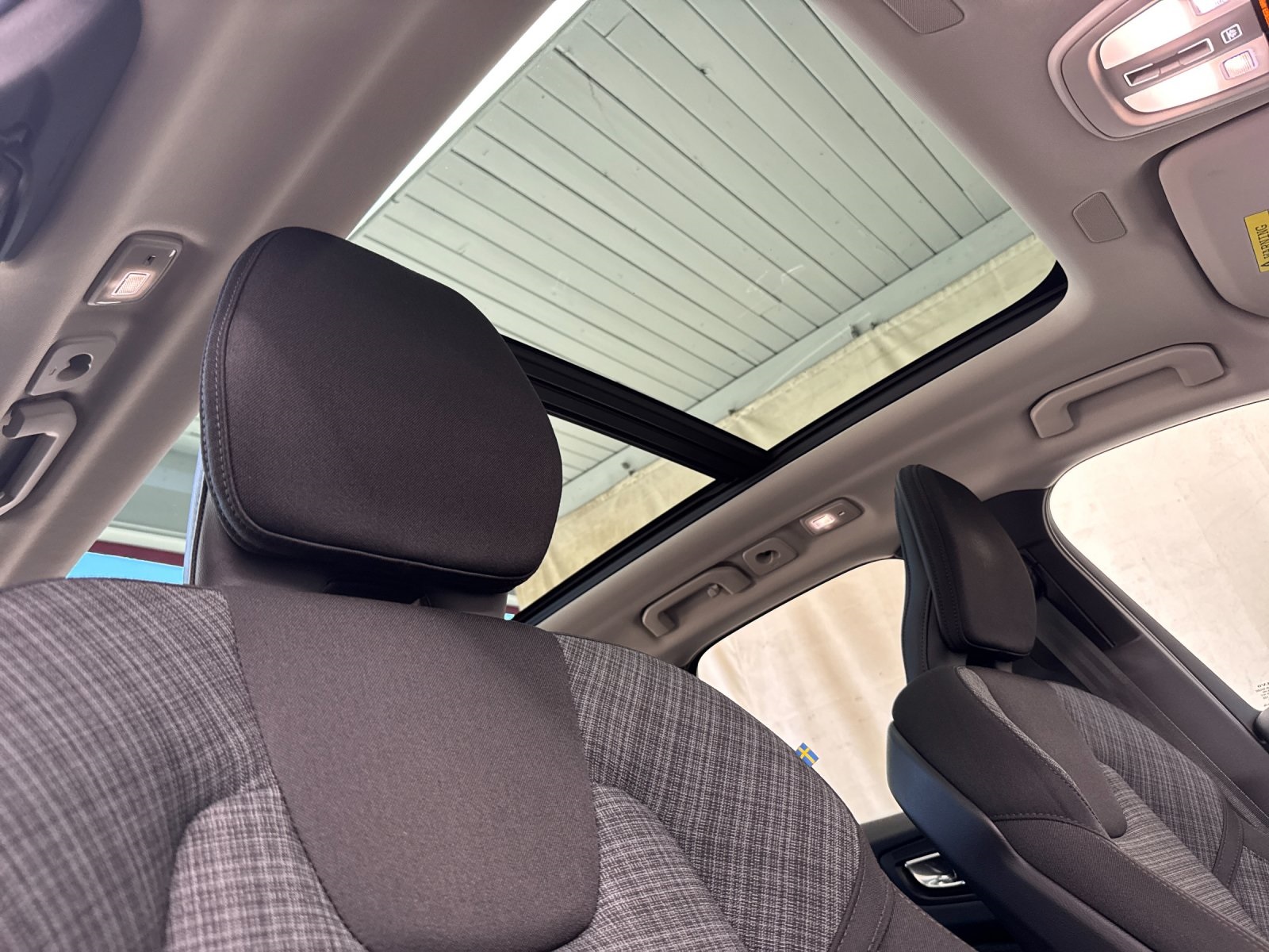 used 2022 Volvo XC60 Recharge Plug-In Hybrid car, priced at $34,498