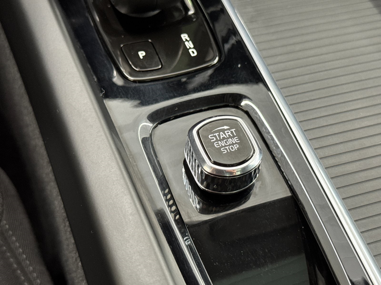 used 2022 Volvo XC60 Recharge Plug-In Hybrid car, priced at $34,498