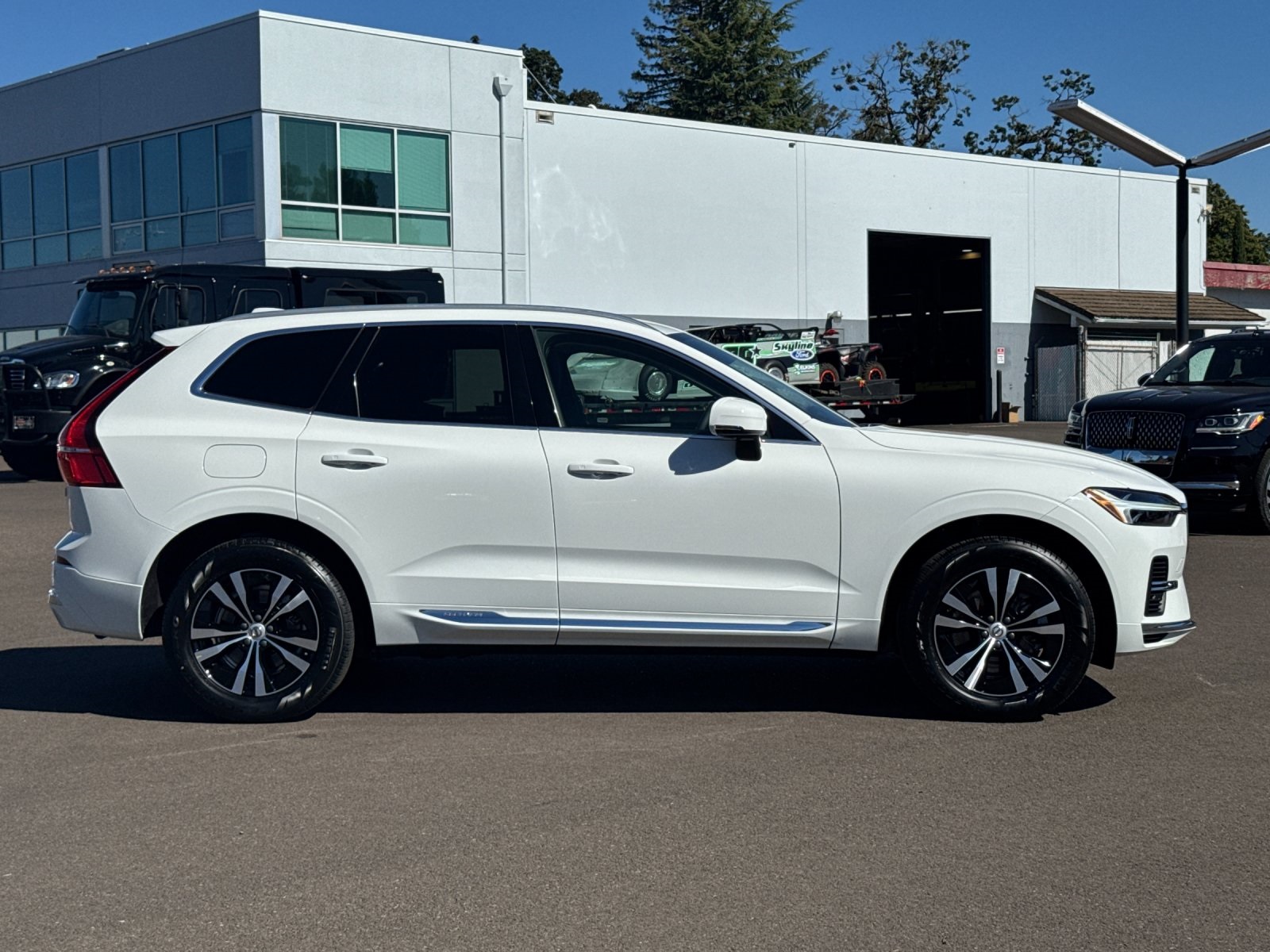 used 2022 Volvo XC60 Recharge Plug-In Hybrid car, priced at $34,498