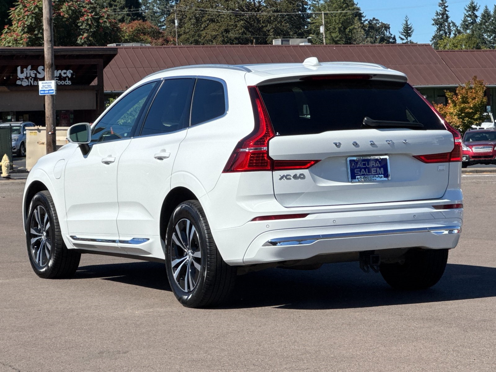 used 2022 Volvo XC60 Recharge Plug-In Hybrid car, priced at $34,498