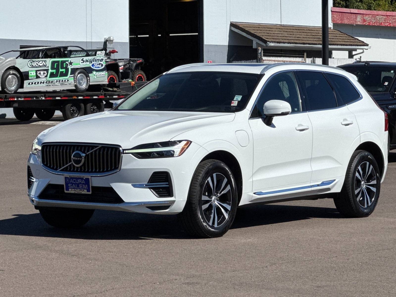 used 2022 Volvo XC60 Recharge Plug-In Hybrid car, priced at $34,498