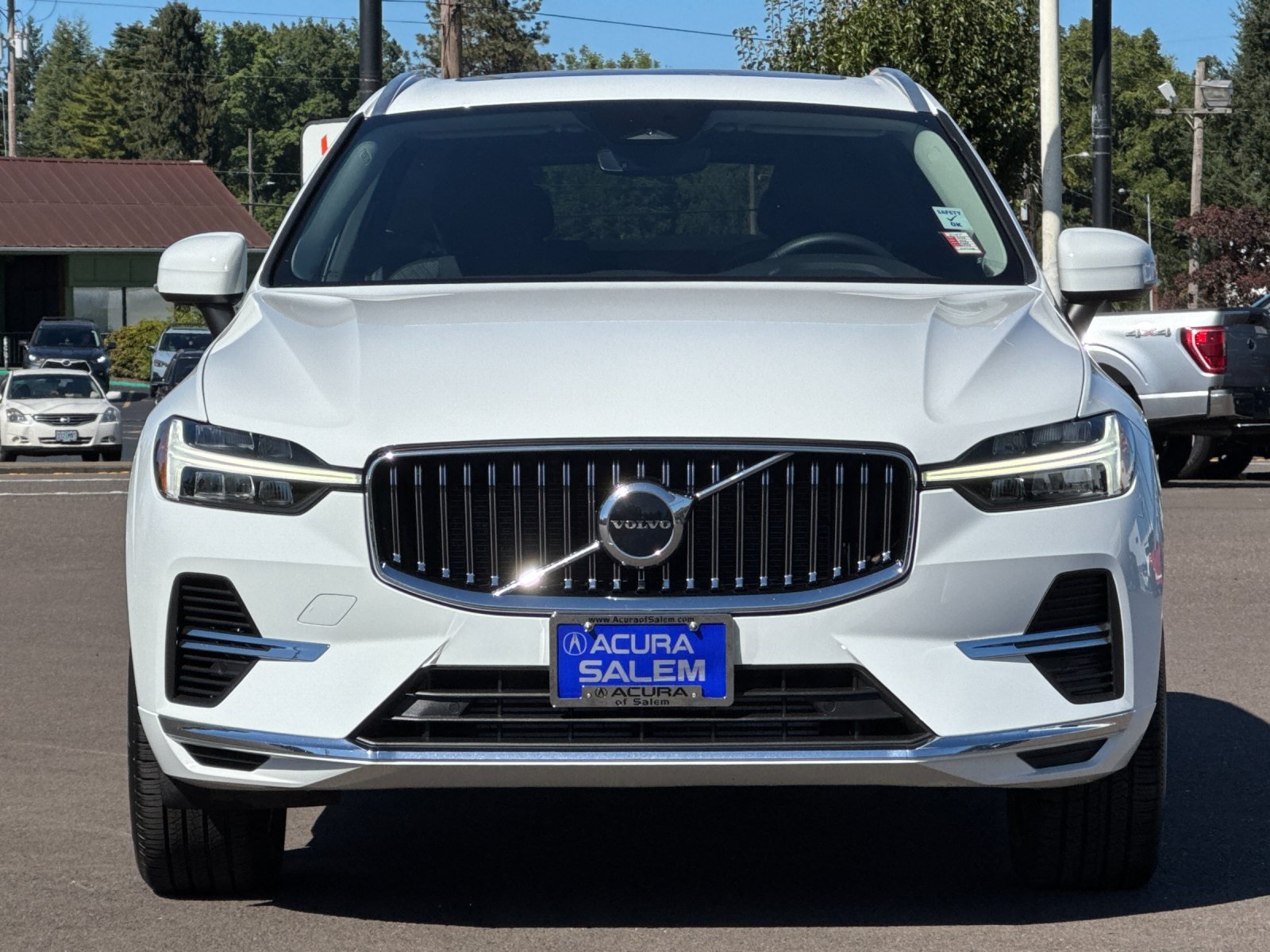 used 2022 Volvo XC60 Recharge Plug-In Hybrid car, priced at $34,498