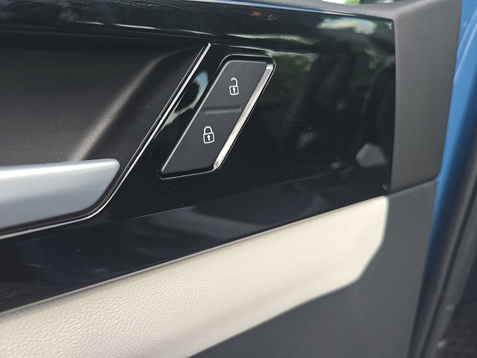 new 2025 Volkswagen Taos car, priced at $25,659