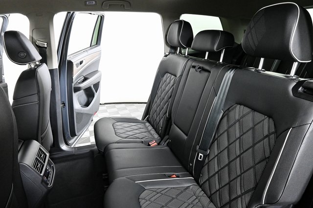new 2025 Volkswagen Atlas car, priced at $55,648