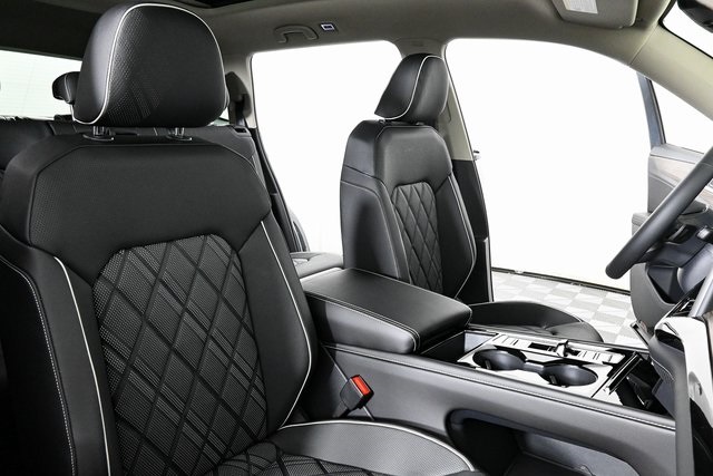 new 2025 Volkswagen Atlas car, priced at $55,648