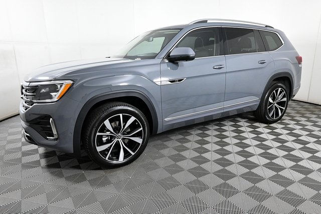 new 2025 Volkswagen Atlas car, priced at $55,648