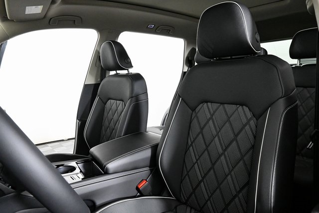 new 2025 Volkswagen Atlas car, priced at $55,648