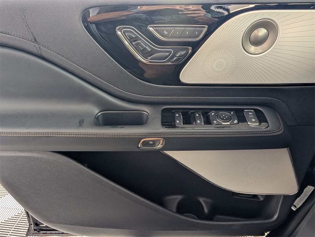 new 2025 Lincoln Aviator car, priced at $74,846