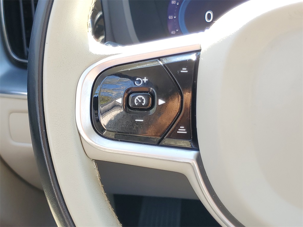 used 2023 Volvo XC60 car, priced at $30,995