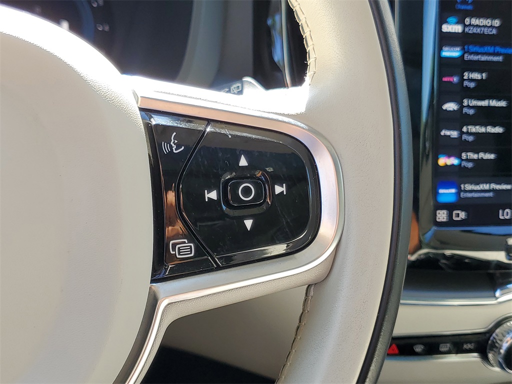 used 2023 Volvo XC60 car, priced at $30,995