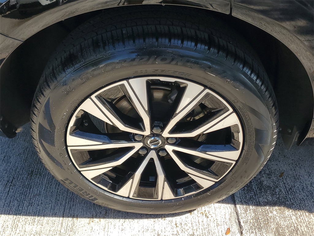 used 2023 Volvo XC60 car, priced at $30,995