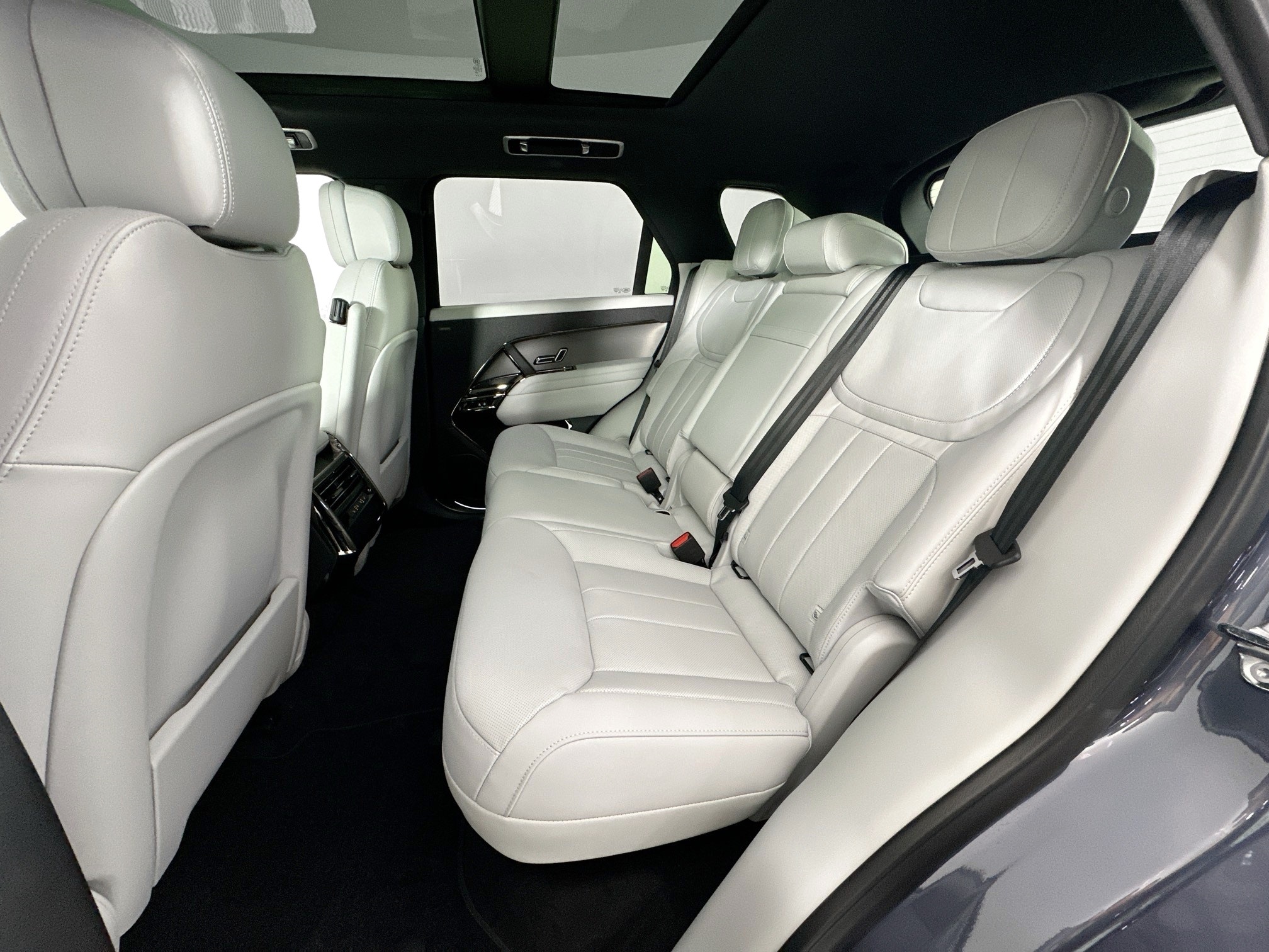 new 2025 Land Rover Range Rover Sport car, priced at $89,790