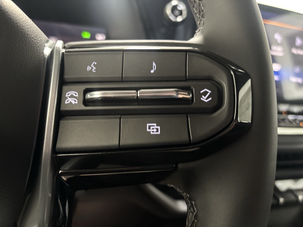 new 2025 Chevrolet Colorado car, priced at $39,924