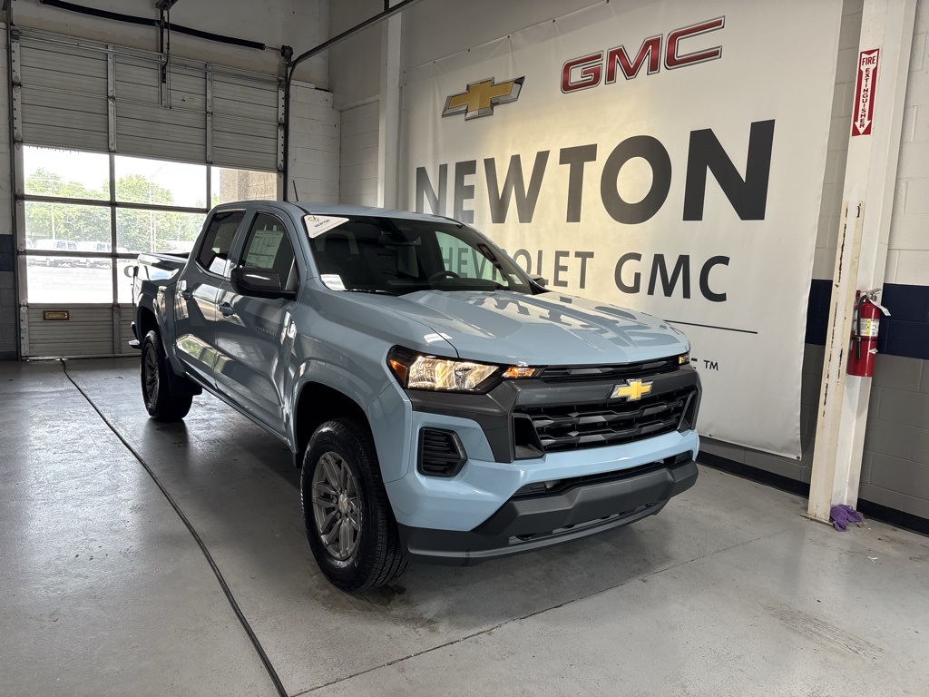 new 2025 Chevrolet Colorado car, priced at $39,924