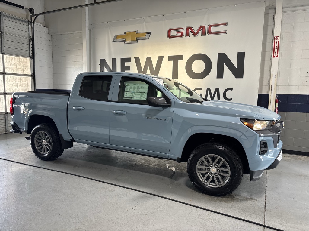 new 2025 Chevrolet Colorado car, priced at $39,924