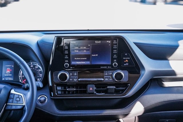 used 2022 Toyota Highlander car, priced at $29,797