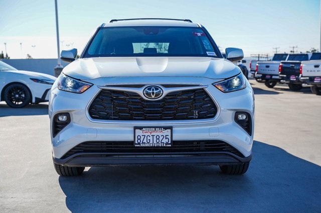 used 2022 Toyota Highlander car, priced at $29,797
