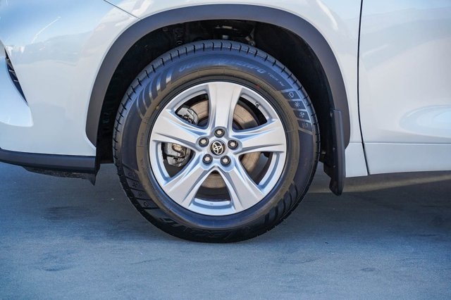 used 2022 Toyota Highlander car, priced at $29,797