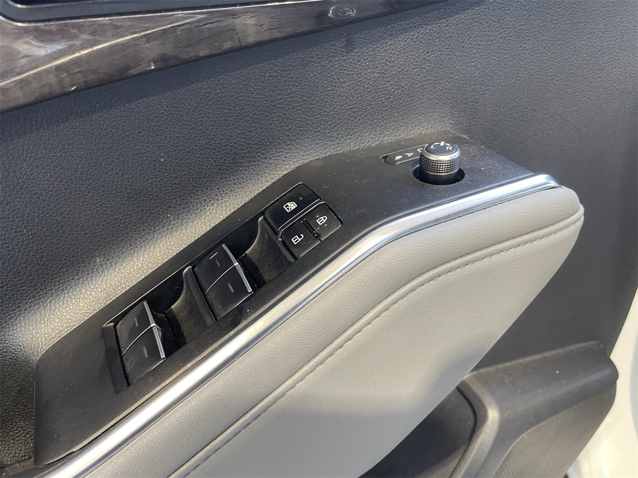 used 2023 Toyota Highlander car, priced at $35,653