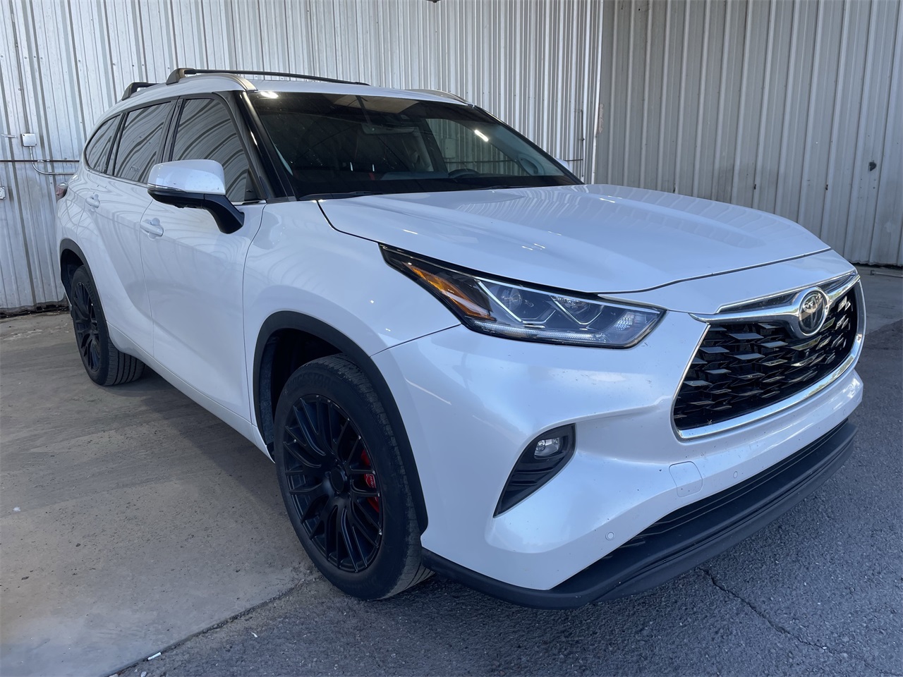 used 2023 Toyota Highlander car, priced at $35,653