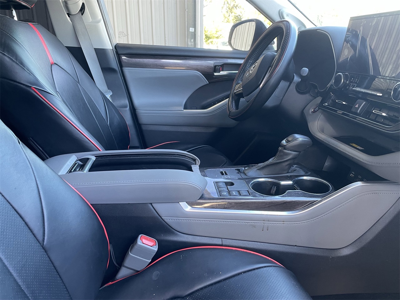 used 2023 Toyota Highlander car, priced at $35,653