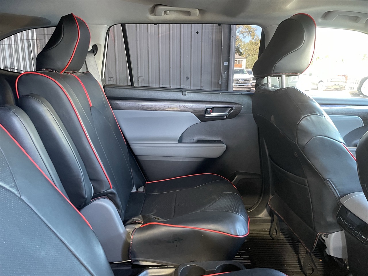 used 2023 Toyota Highlander car, priced at $35,653
