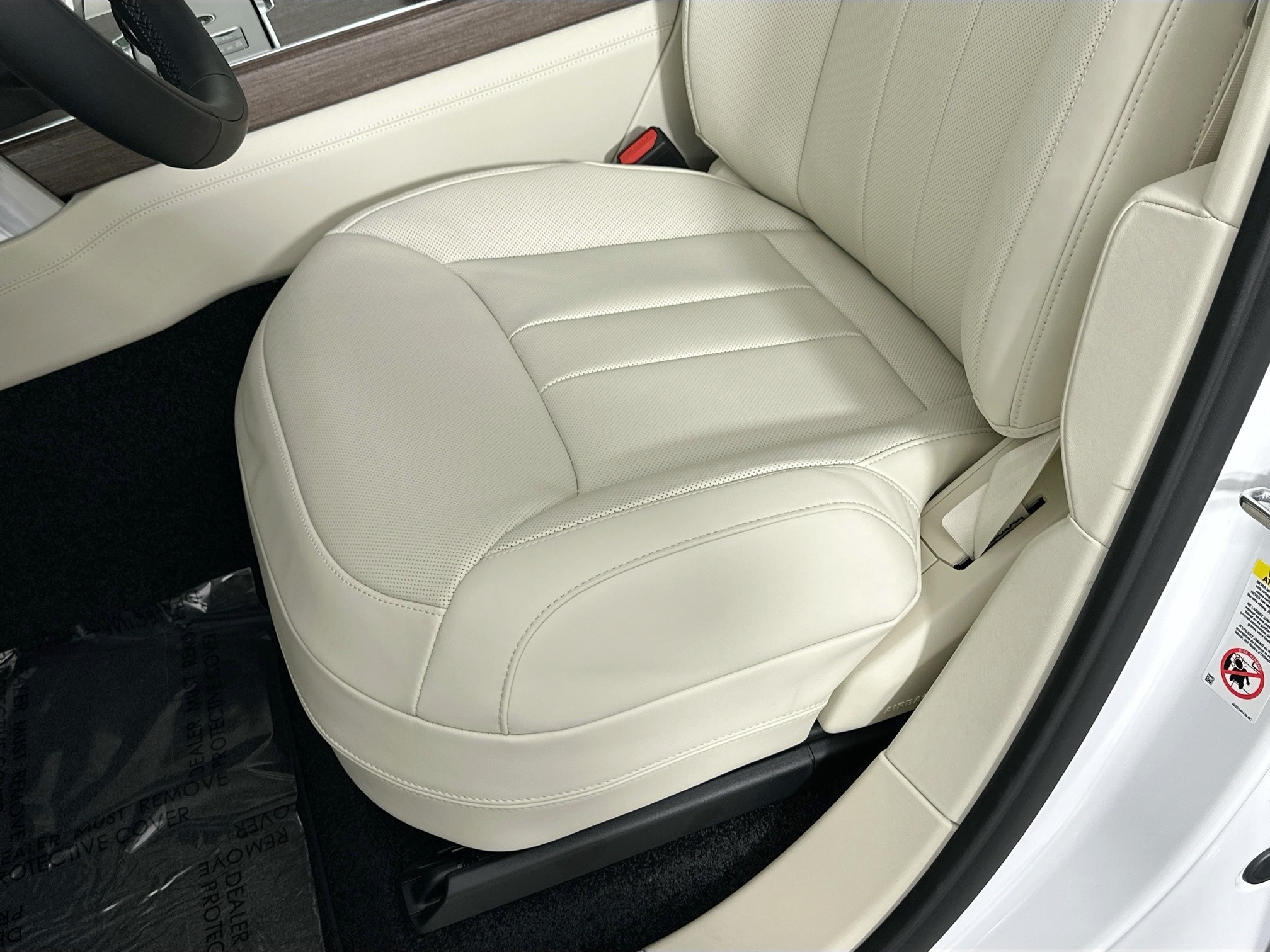 new 2025 Land Rover Range Rover car, priced at $133,915