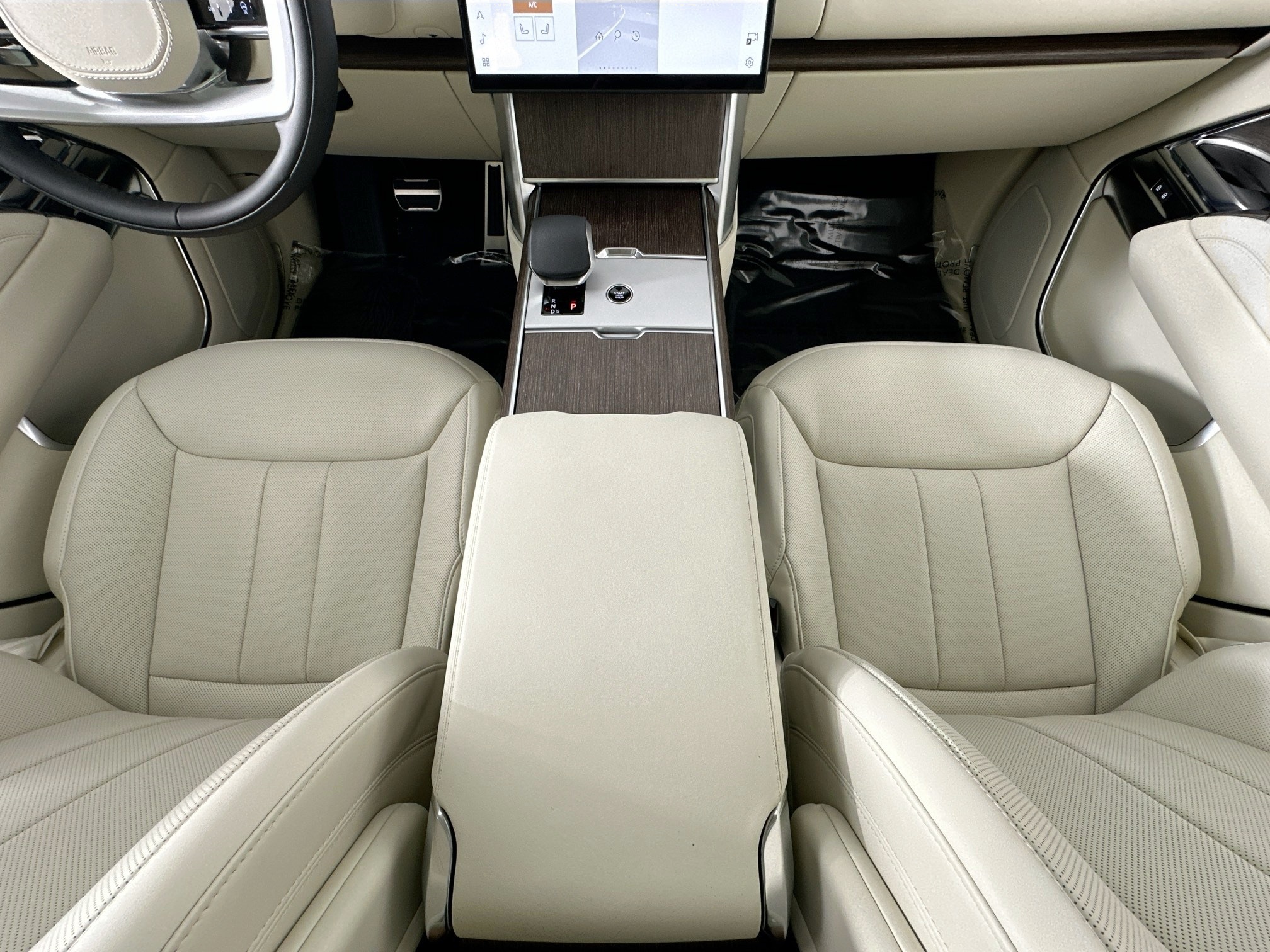 new 2025 Land Rover Range Rover car, priced at $133,915