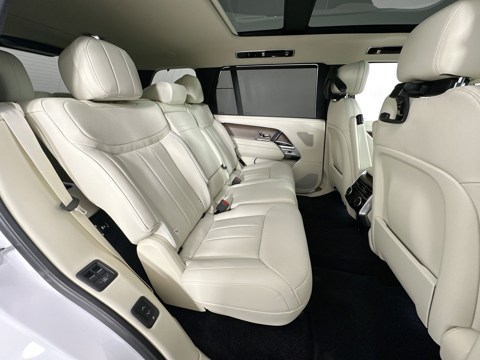 new 2025 Land Rover Range Rover car, priced at $133,915