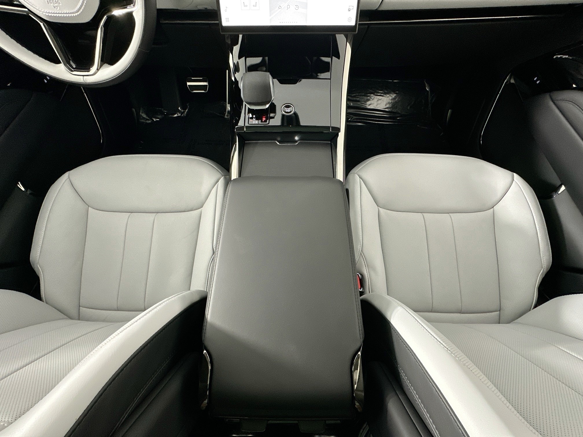 new 2025 Land Rover Range Rover Sport car, priced at $138,905