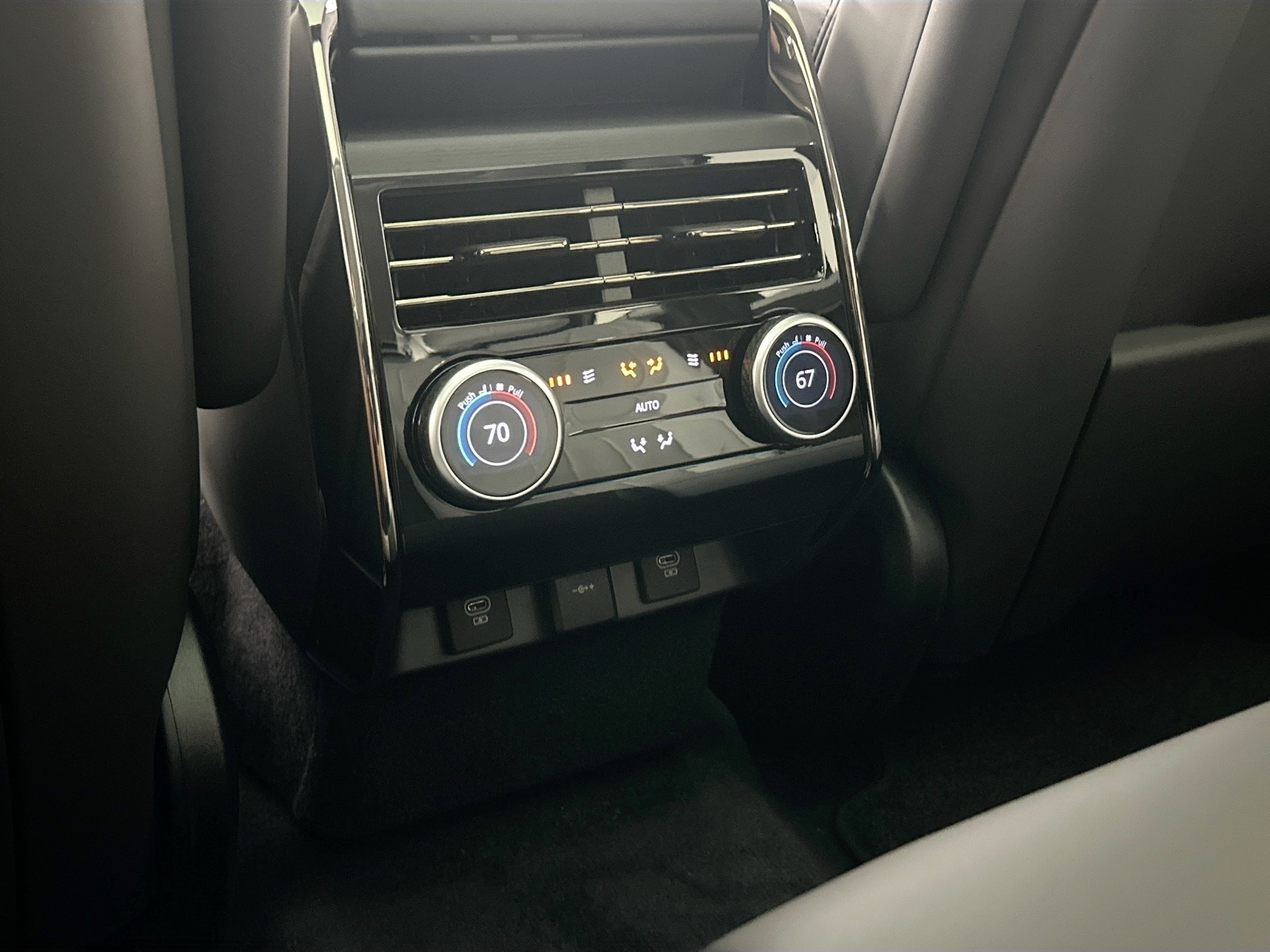 new 2025 Land Rover Range Rover Sport car, priced at $138,905