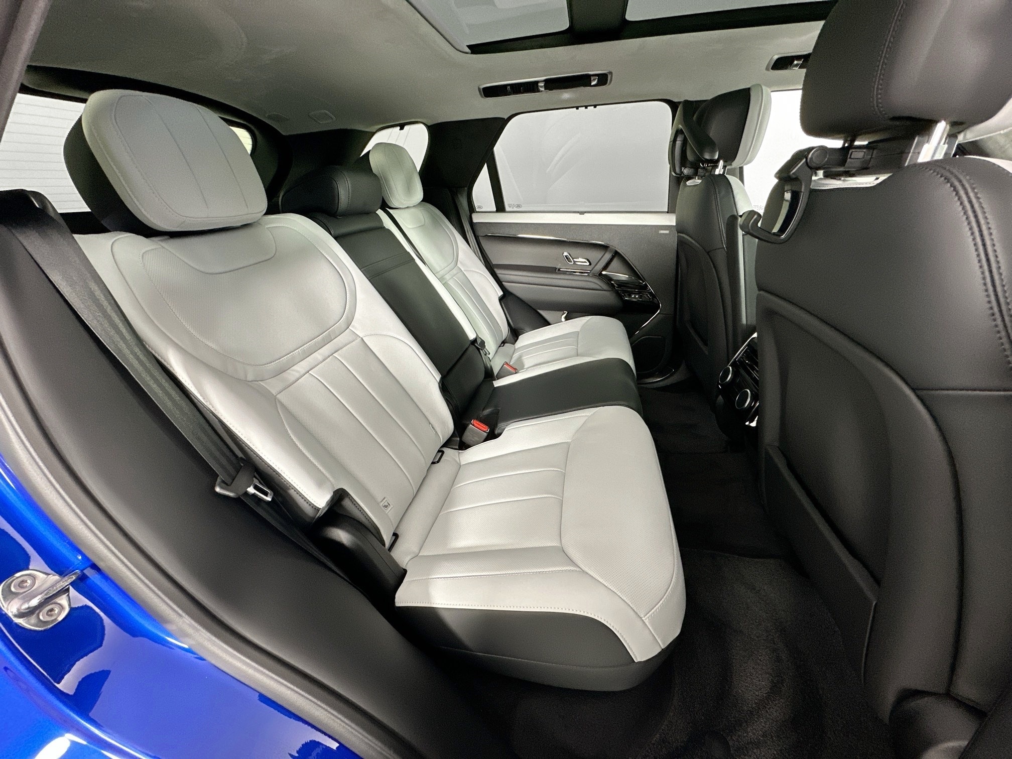 new 2025 Land Rover Range Rover Sport car, priced at $138,905