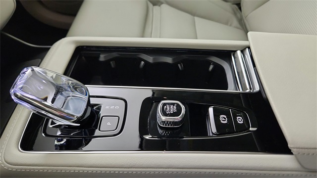 new 2026 Volvo XC90 Plug-In Hybrid car, priced at $85,575