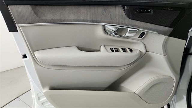 new 2026 Volvo XC90 Plug-In Hybrid car, priced at $85,575