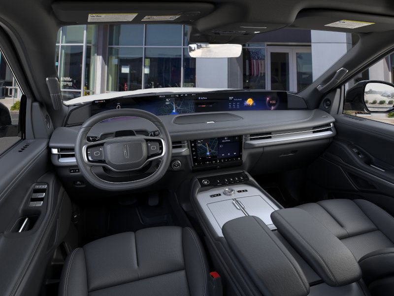 new 2025 Lincoln Navigator car, priced at $109,940
