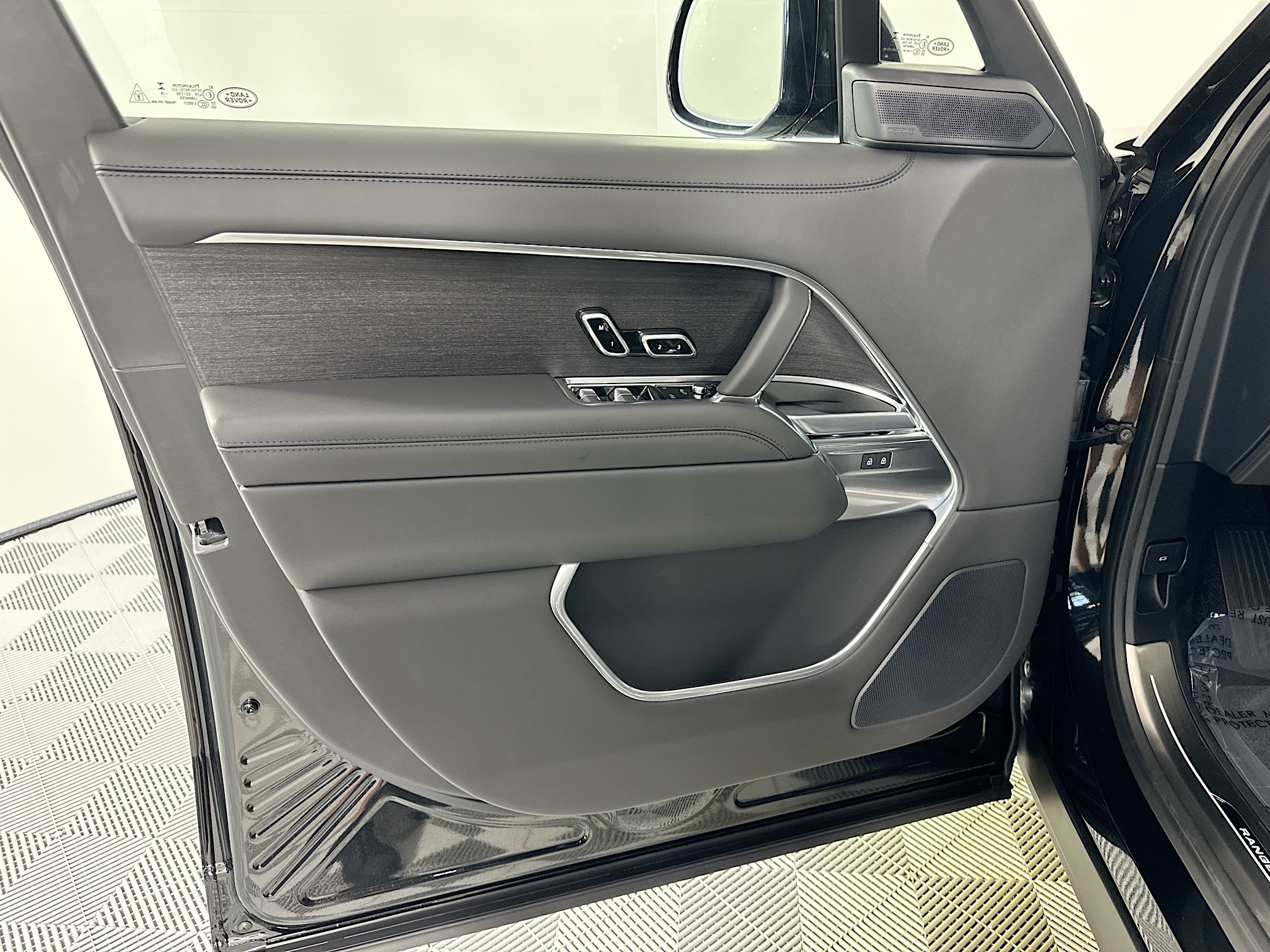 new 2025 Land Rover Range Rover car, priced at $152,065