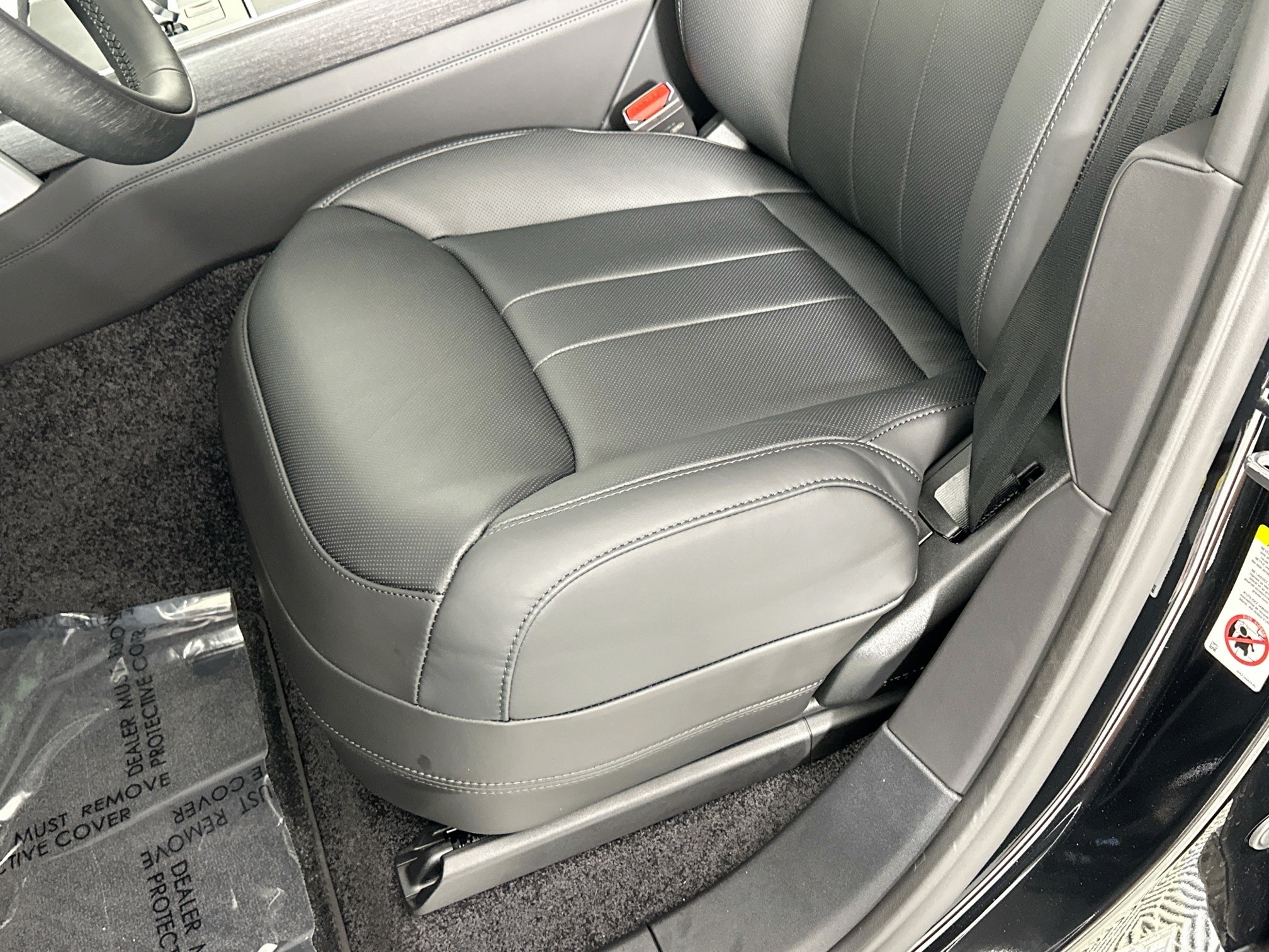 new 2025 Land Rover Range Rover car, priced at $152,065