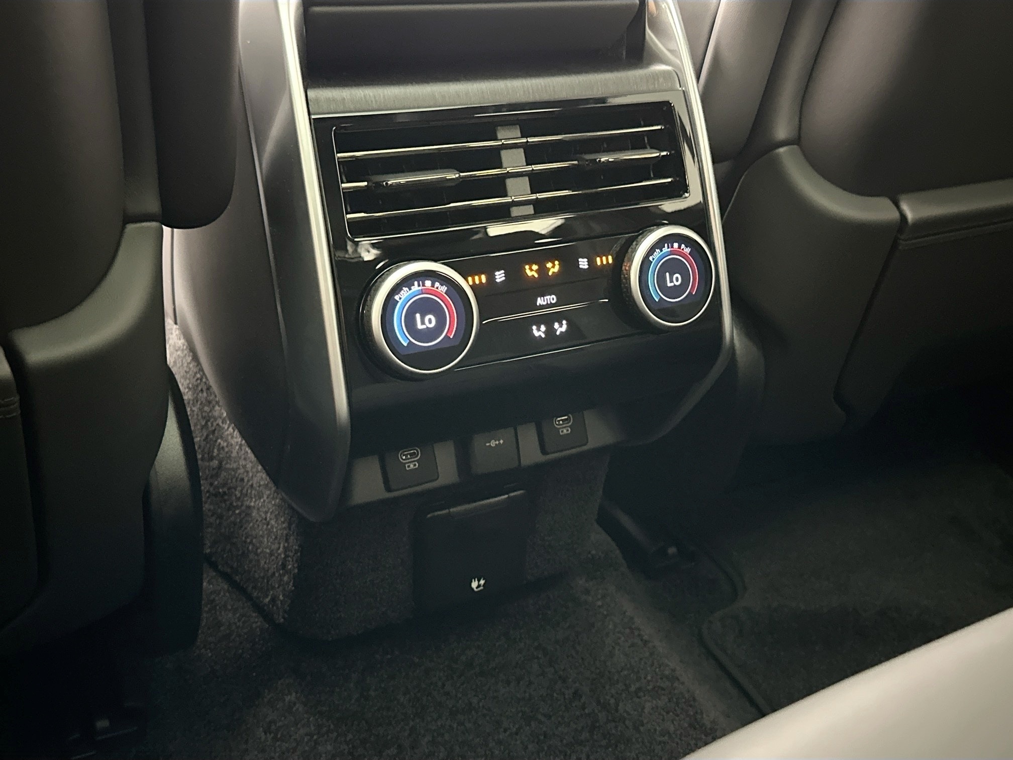 new 2025 Land Rover Range Rover car, priced at $152,065