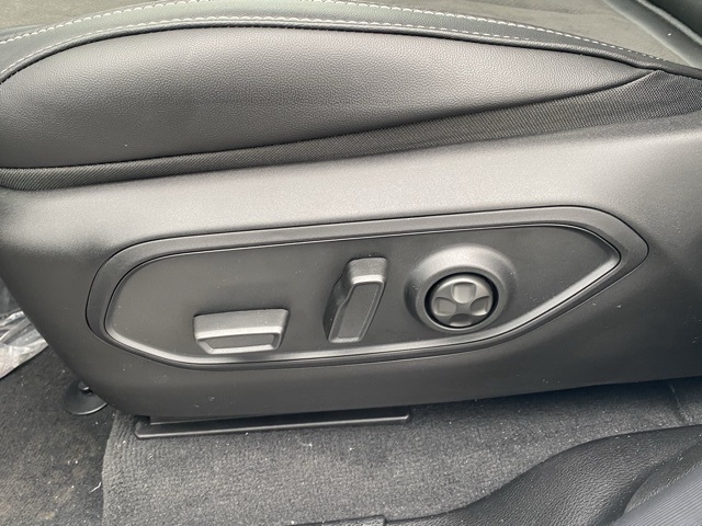 new 2025 Jeep Grand Cherokee car, priced at $40,189