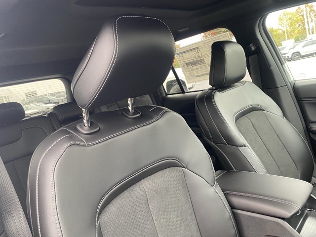 new 2025 Jeep Grand Cherokee car, priced at $40,189